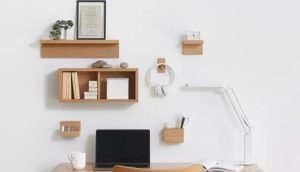 壁に付けられる家具を穴開けないで設置する方法は?無印シェルフの実例